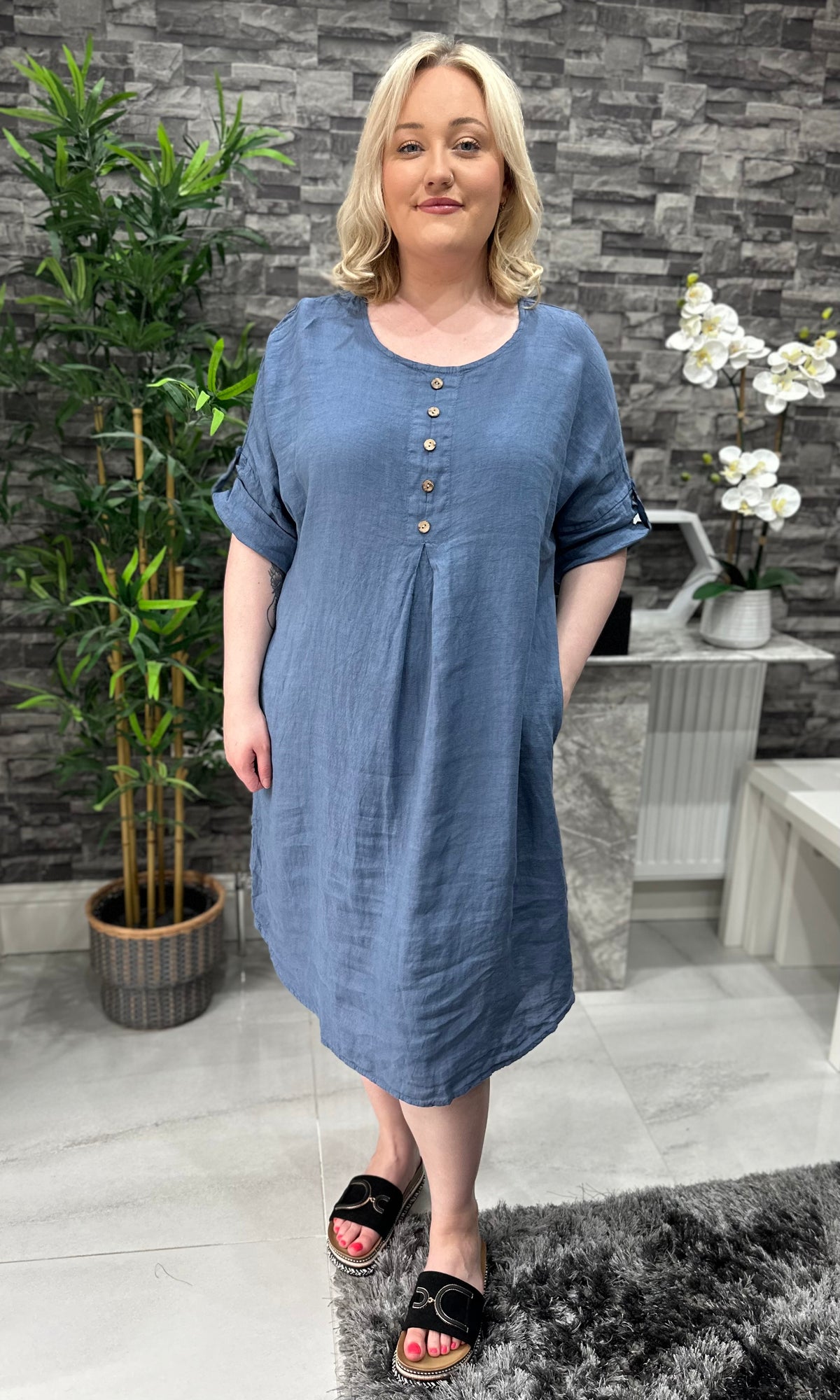 Made In Italy Maddie Linen Pocket Button Dress - Denim Blue
