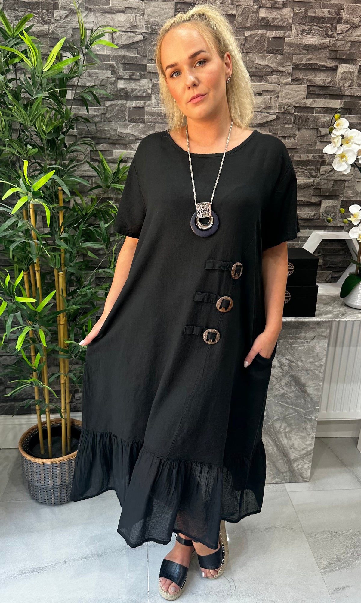 Made In Italy Freya Linen Pocket Dress - Black
